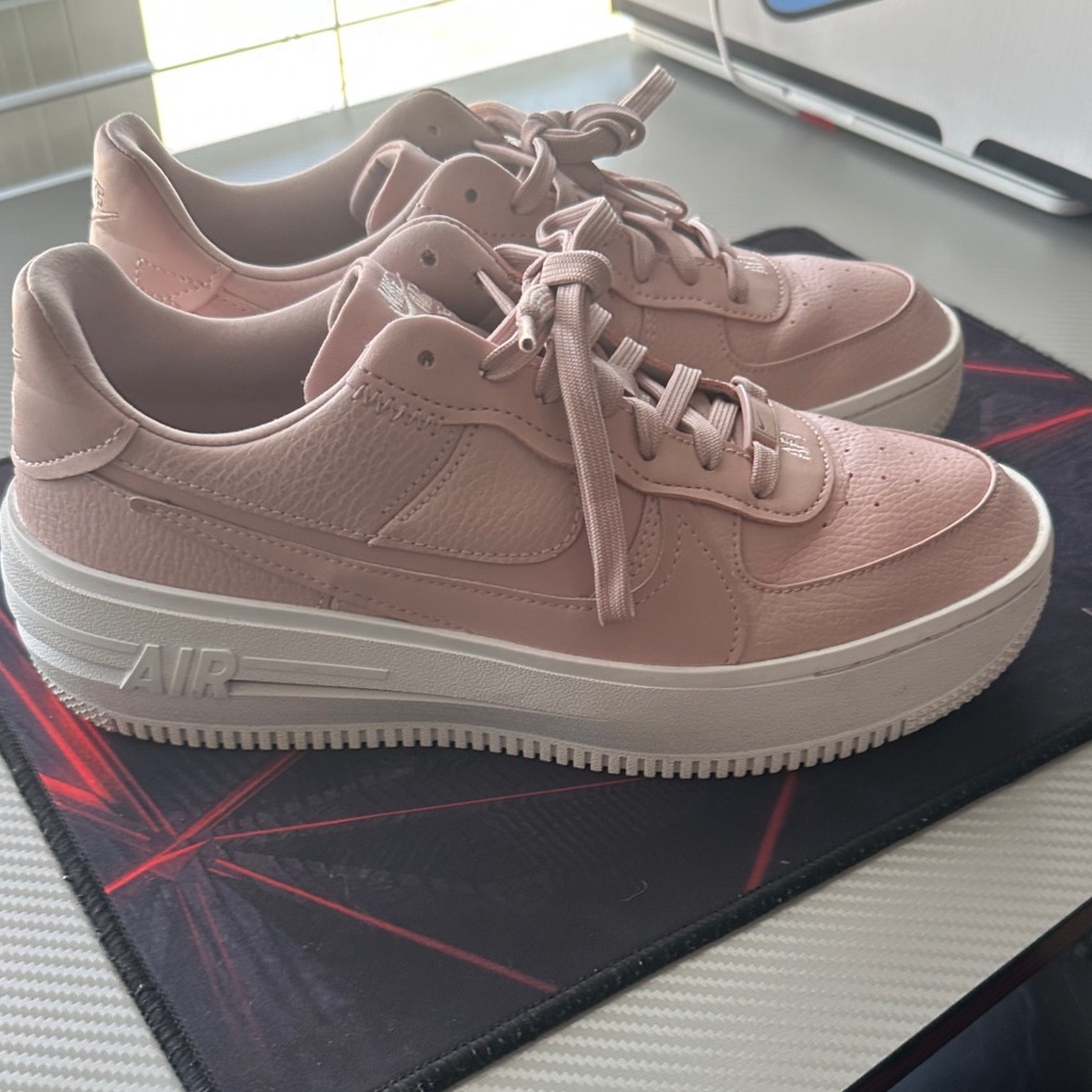 Nike Women's Blush Pink Air Force 1